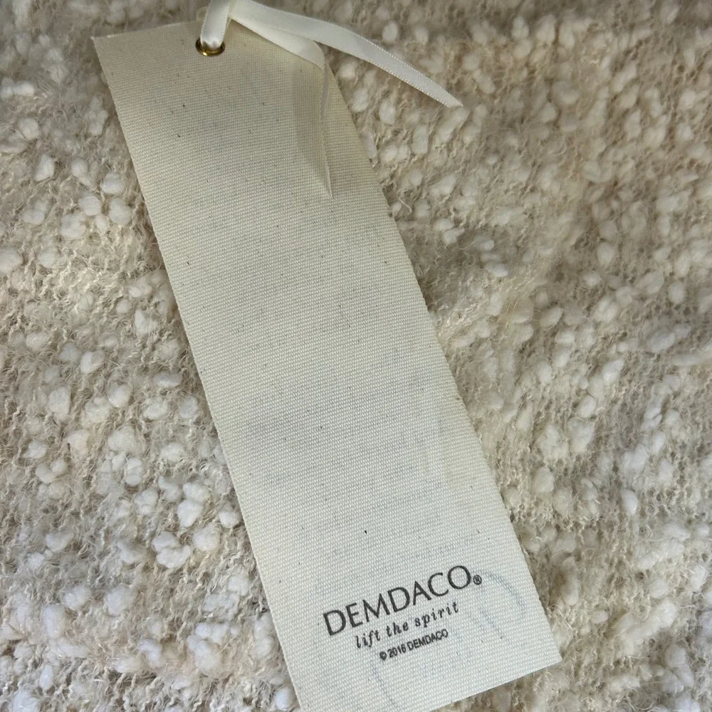 Demdaco Giving Shawl Cream Popcorn Knit Oversized Pockets Wrap Scarf 80